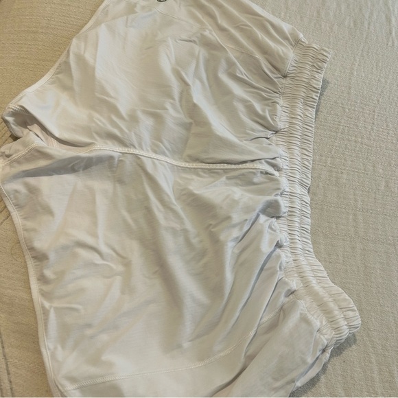 Lululemon Hotty Hot Low Rise Shorts 2.5 Inseam sz 14 - Picture 11 of 14